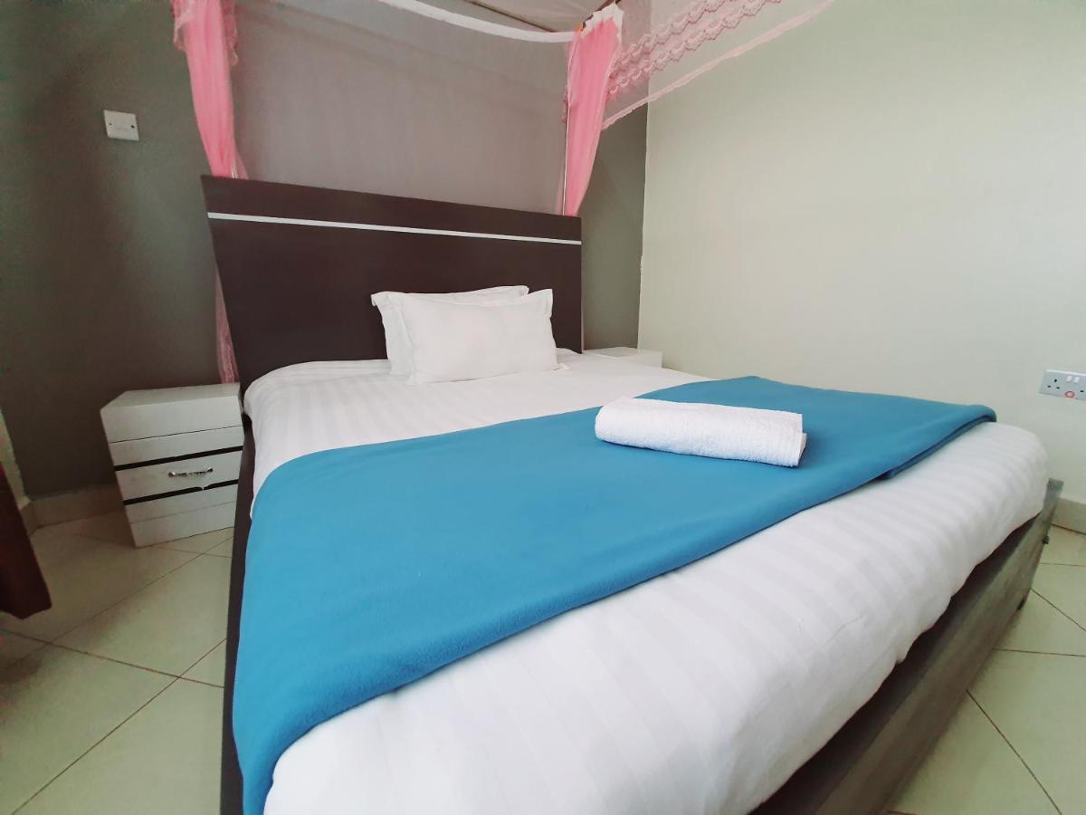Airport Unique Hotel Entebbe Exteriör bild