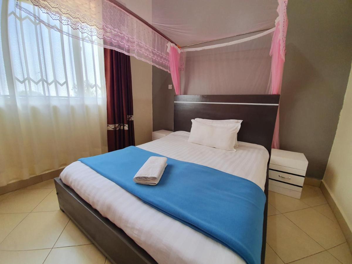 Airport Unique Hotel Entebbe Exteriör bild
